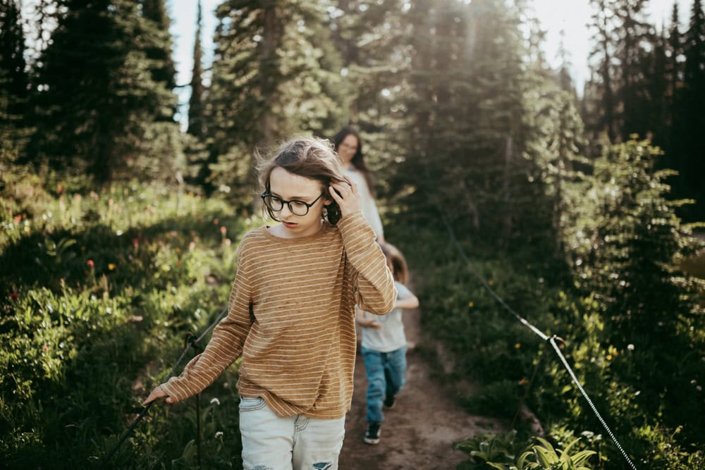 children playing during family photos at Mt Rainier